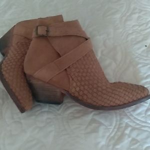 Free People size 38 Bootie